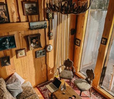 Pedvale House | Dragon house in the tree! Jacuzzi, Sauna ,Cinema,Heated