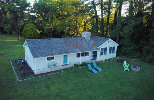 Reedville Cottage | "Dragonfly" Waterfront Cottage on Chesapeake Bay