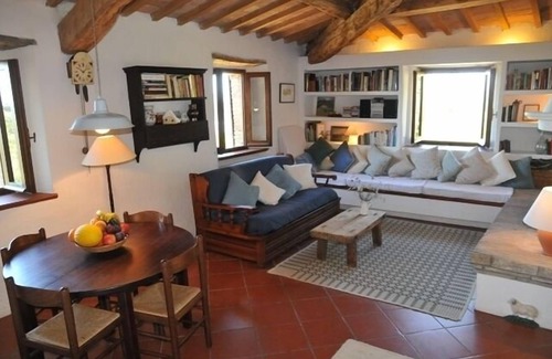 Baschi Cottage | Dream country cottage with lake views in Umbria near Orvieto