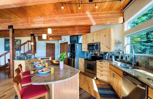 Forest Hills House | Dreamscape Breck: Epic Views, Magical Sunsets & Unforgettable Stays