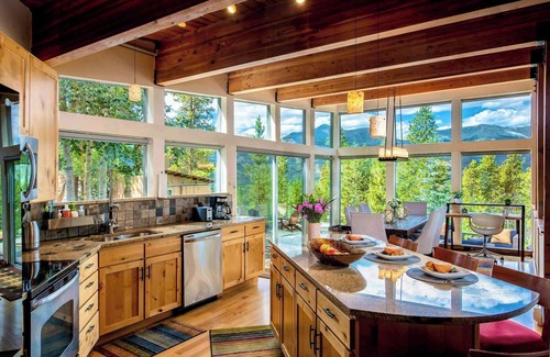 Forest Hills House | Dreamscape Breck: Epic Views, Magical Sunsets & Unforgettable Stays