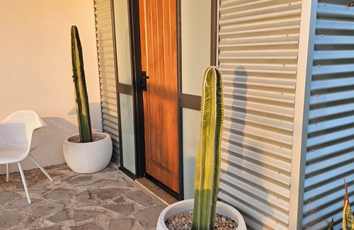 Barmera Cottage | Dreamy Staiz-Riverland Abode. Nestled amongst the vines, your vineyard vacation.