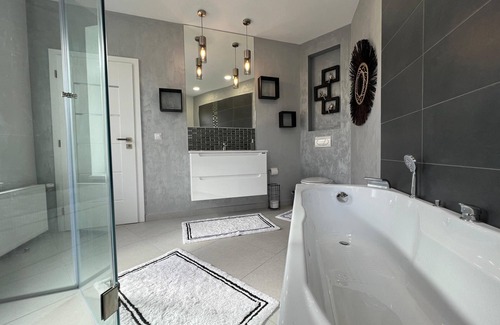 Gera Apartment | DREAMZzz | 130m² designer apartment with 2 bathrooms Gera