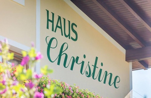 Buch in Tirol Cottage | Dreibettzimmer - Haus Christine