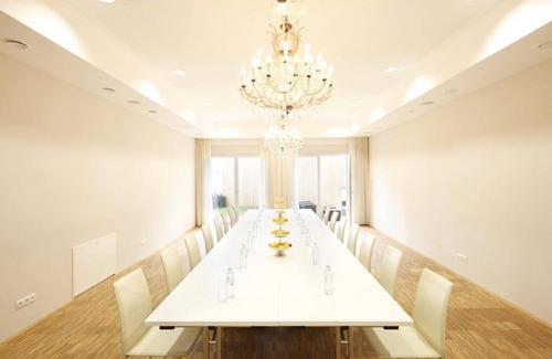 Feldbach House | Dreibettzimmer - Pfeilers Bürgerstüberl und Hotel