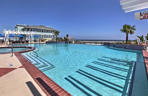 Red Fish Cove Apartment | 'driftwood' Galveston Resort Escape w/Deck & View