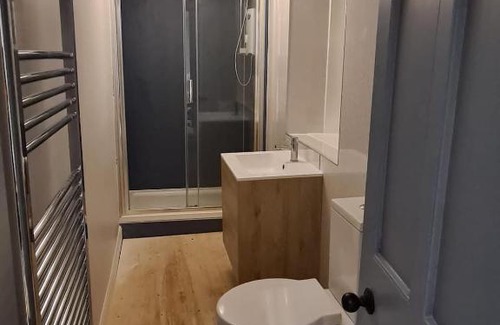 Montrose Apartment | Driftwood