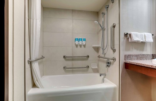 Marion Hotel | Drury Inn & Suites Marion