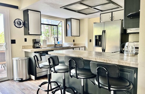 Northeast Reno House | DT Reno - 4BR Home w Patio BBQ Grill Games Room