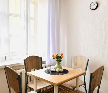 Namysłow Apartment | Duży apartament z kuchnią i łazienką