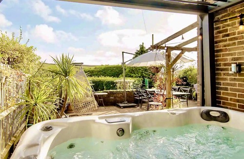 Pyecombe Apartment | Duck Lodge B&B Luxury Log Cabin