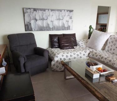 Yehud Apartment | Dudger home