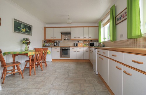 Stornoway Cottage | DUNARD VILLA, family friendly, character holiday cottage in Stornoway