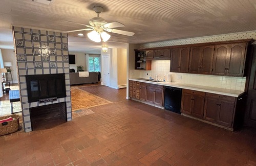 Holland Cottage | Dune Cottage on lake between Saugatuck & Holland!