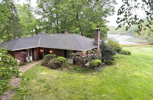 Holland Cottage | Dune Cottage on lake between Saugatuck & Holland!