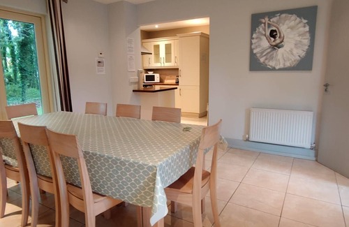 Kenmare Cottage | Dunkerron Woods 4 bedroom 4010 - sleeps 8 guests in 4 bedrooms