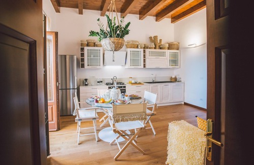 Ortigia Apartment | DuoMo SeaView Design-Luxurious, renovated and air-conditioned-Sea View-Free WiFi