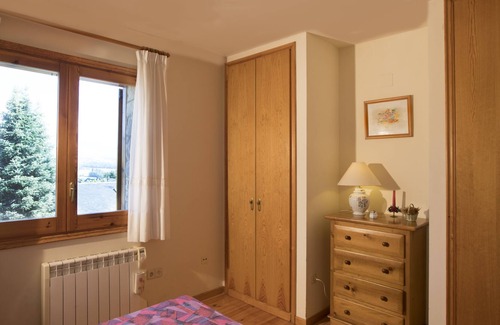 Queixans House | Duplex apartment with pool close to ski resorts and hiking trails