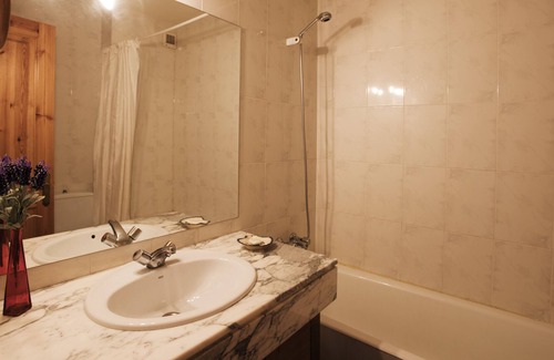 Queixans House | Duplex apartment with pool close to ski resorts and hiking trails