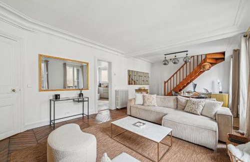 16th Arrondissement Apartment | Duplex avec billard à côté de la Tour Eiffel !