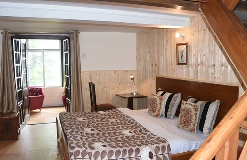 The Mall Road House | Duplex Suite 1 - Enjoy Your Ultimate Workations!