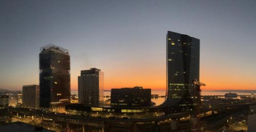 Euromed - La Joliette Apartment | Duplex - Vue Mer exceptionnelle - Quartier Euromed-avec Box