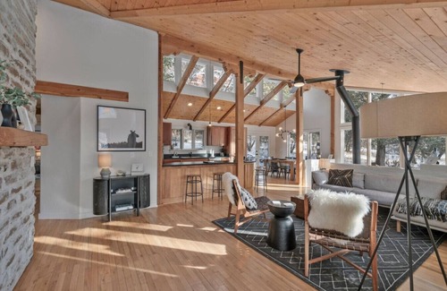 Durango House | Durango Mountain House with Hot Tub and Views - great location