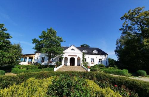 gmina Klimontow Bed & Breakfast | Dwór na Wichrowym Wzgórzu