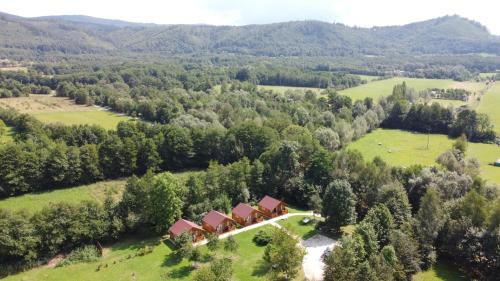 Miedzylesie House | Dwór Piotra i Pawła- pokoje i domki