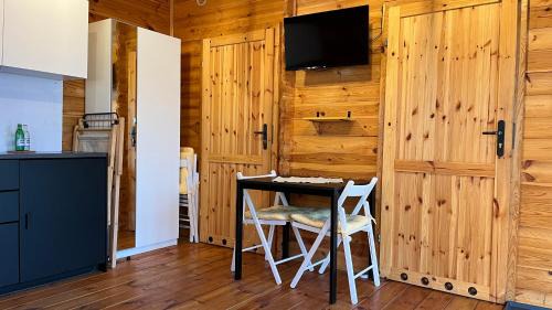 Miedzylesie House | Dwór Piotra i Pawła- pokoje i domki