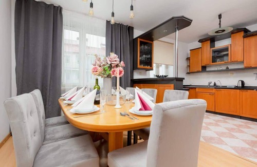 Okecie Apartment | Dwudziestolatków 3 | For Families | 2 Balconies