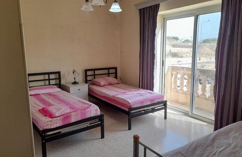 Il-Qajjenza Bed & Breakfast | Dynesty B&B