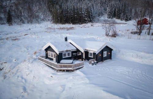 Dyroy Municipality Villa | Dyrøy Holiday - Lodge with Jacuzzi