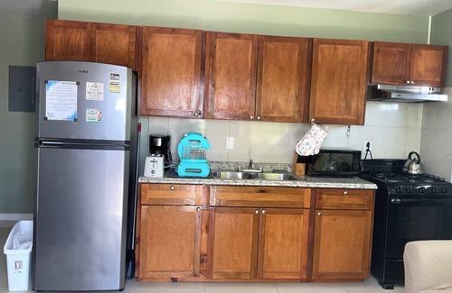 George Town Apartment | E.B.Rentals Unit#1 - Central locationn5 minutes from Airportn2 bedroom, 1bath