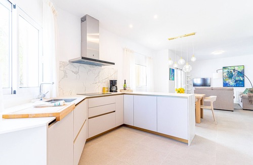 Alcanada Ski Chalet | E395 Villa Playa Golf by Mallorca Villa Select