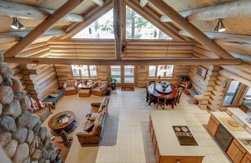 Longville House | Eagle's Landing- Beach Front Log Home - RARE FIND on Beautiful Woman Lake!