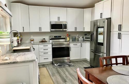 Bumpass House | Eagle's Nest Cottage - Lake Anna Waterfront