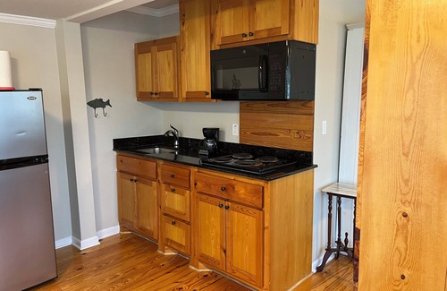 Ventress Apartment | EAGLES NEST #4 AT THE VILLAS, A COZY EFFICIENCY. BEAUTIFUL VIEWS OF FALSE RIVER.