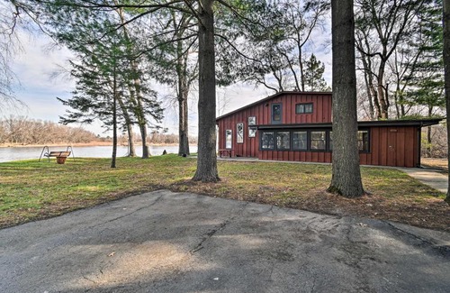 Baraboo House | Eagles Nest - Baraboo Cabin on Wisconsin River!