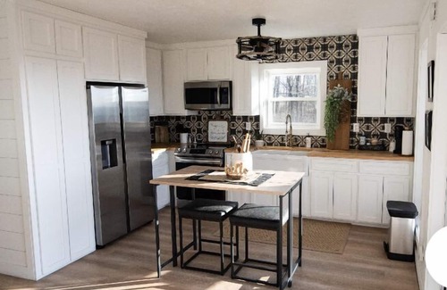 Jasper Cabin | Eagle’s Nest Cabin- Cozy Cabin with STUNNING Sunsets and Mountain Views!