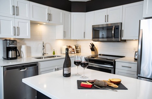 Revelstoke House | Eagles Nest - Townhouse with a View