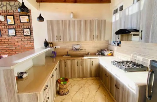 Mukteshwar Villa | Earthview Stays - Colonel's Retreat , Mukteshwar : A serene Mountain escape .