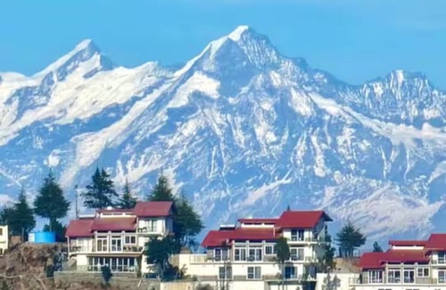 Mukteshwar Villa | Earthview Stays - Colonel's Retreat , Mukteshwar : A serene Mountain escape .