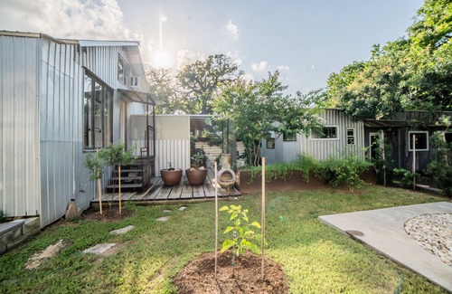 Blackshear-Prospect Hill House | East Austin Retreat with Sauna and Cold Plunge