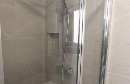 Hoe Street Apartment | East London 1-Bed Studio, Sleeps 2, 4 mins to Tube