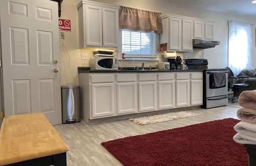 Providence Apartment | East Side , Walk to Brown , RISD, Downtown