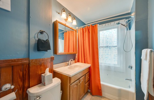 Easthampton Apartment | Easthampton Vacation Rental Near Mill Buildings!