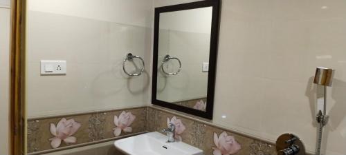 Madhapur Hotel | Eastin Dè Royalè