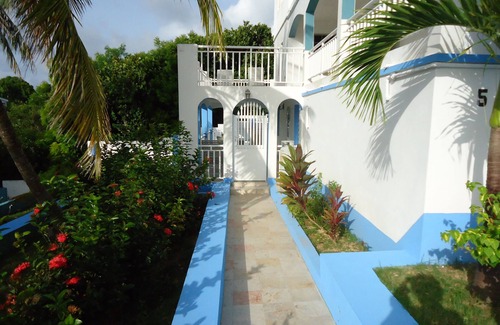 South Hill Villa | Easy Corner Villas - 2 Bedroom Villas