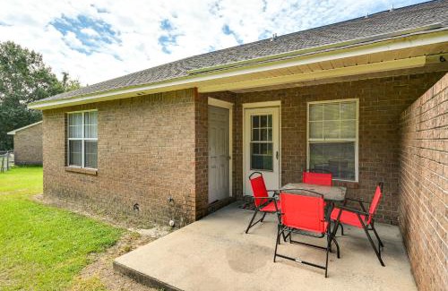 Greenville House | Easy ECU Access Quiet Modern Home with Patio!